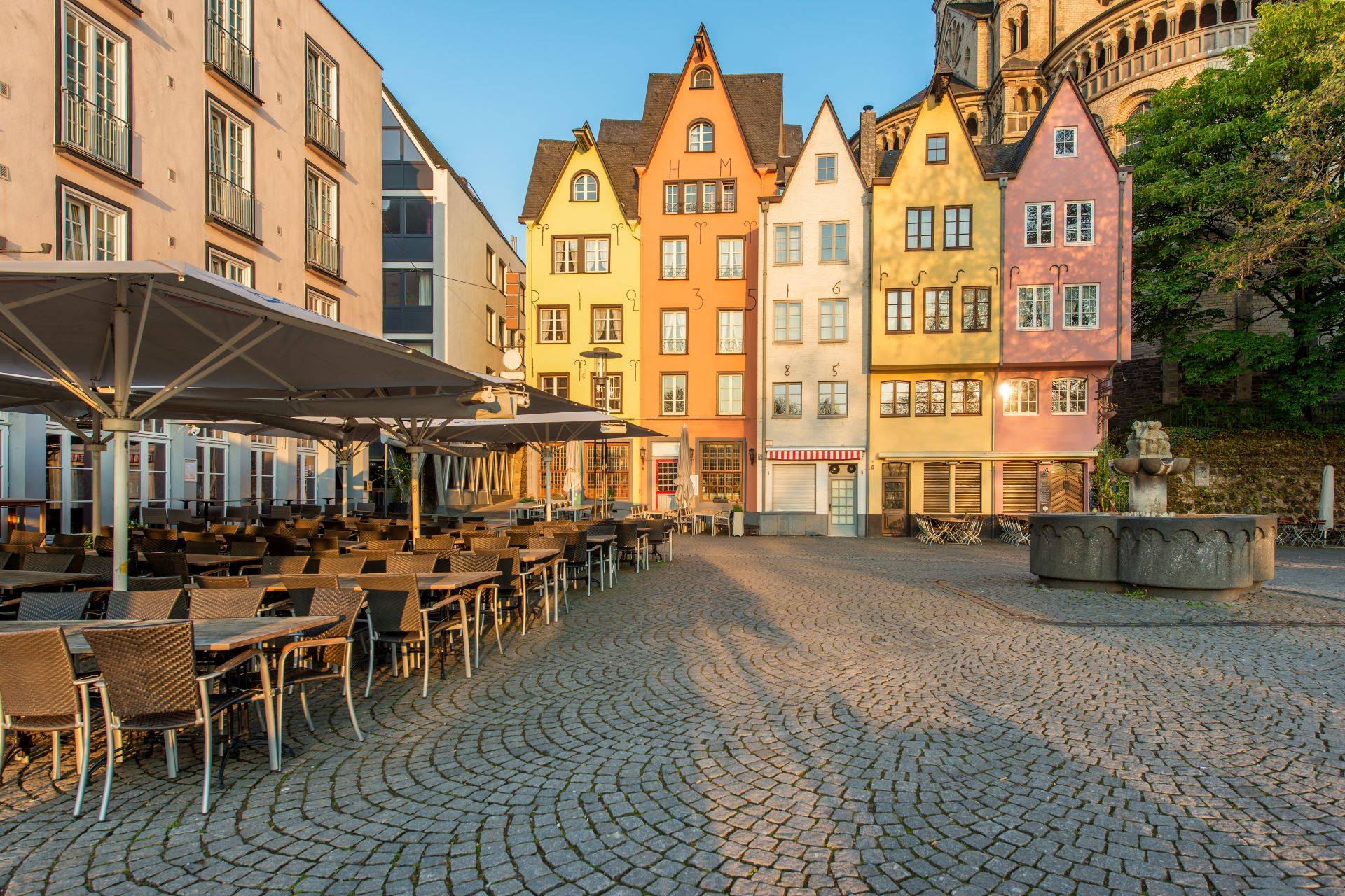 Historische Häuser in der Kölner Altstadt.